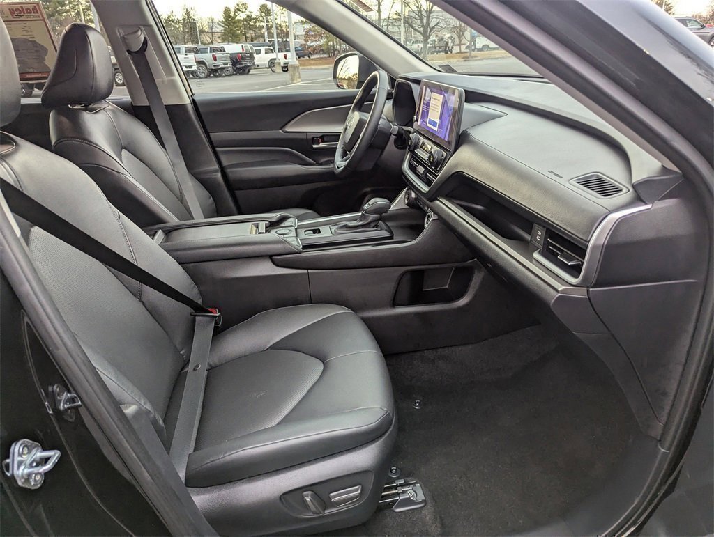 Used 2025 Toyota Grand Highlander AWD image 20
