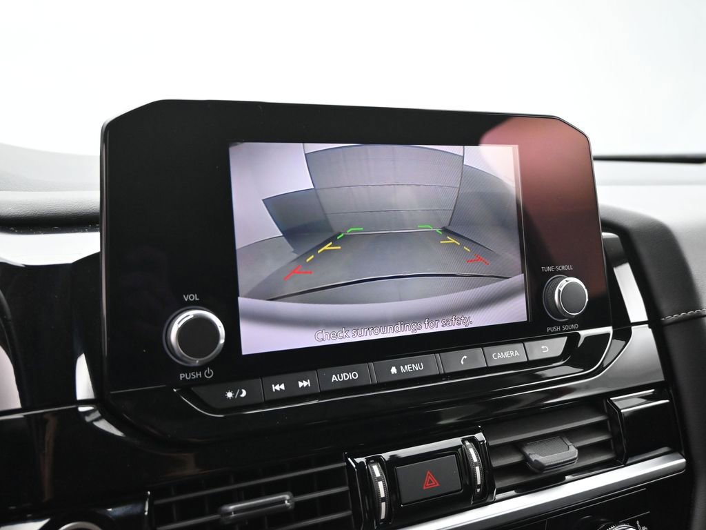 Used 2023 Nissan Pathfinder SV w/ SV Premium Package image 16