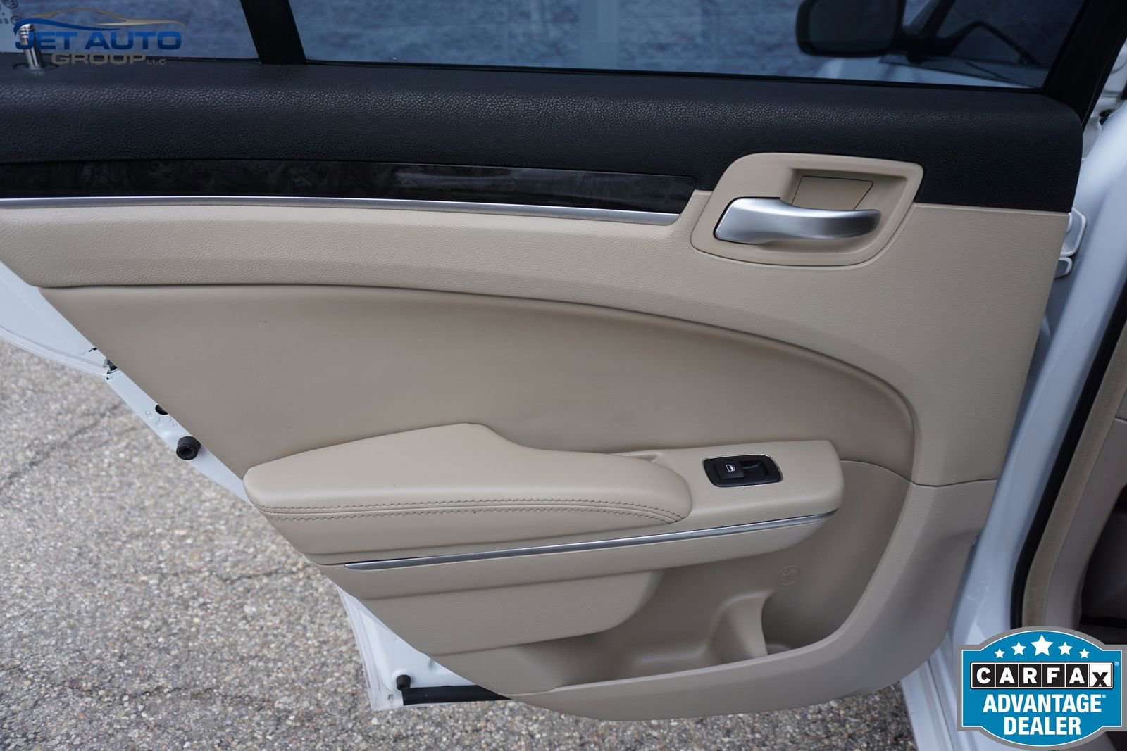 Used 2014 Chrysler 300 AWD w/ Driver Convenience Group image 18