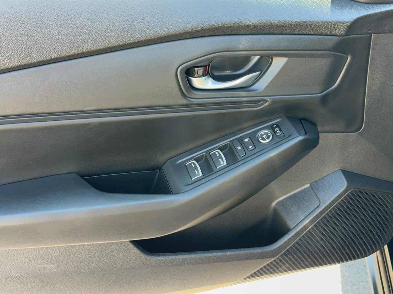 Used 2025 Honda Accord SE image 14