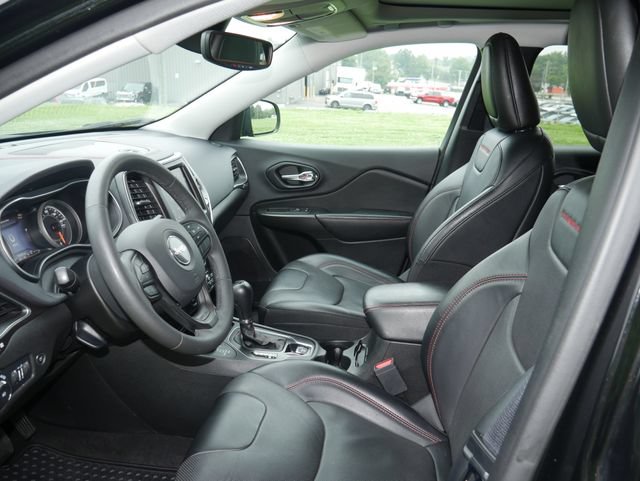 Used 2022 Jeep Cherokee Trailhawk w/ Sun, Sound & Nav Group AWD/4WD image 2