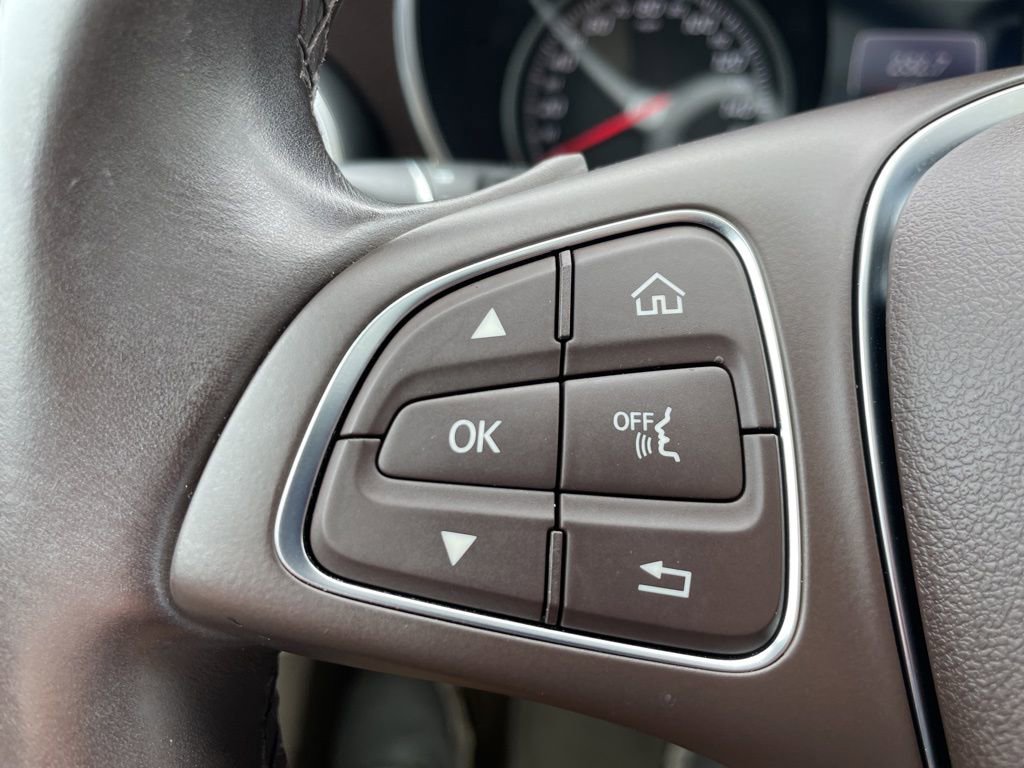 Used 2017 Mercedes-Benz C 300 4MATIC Sedan image 12