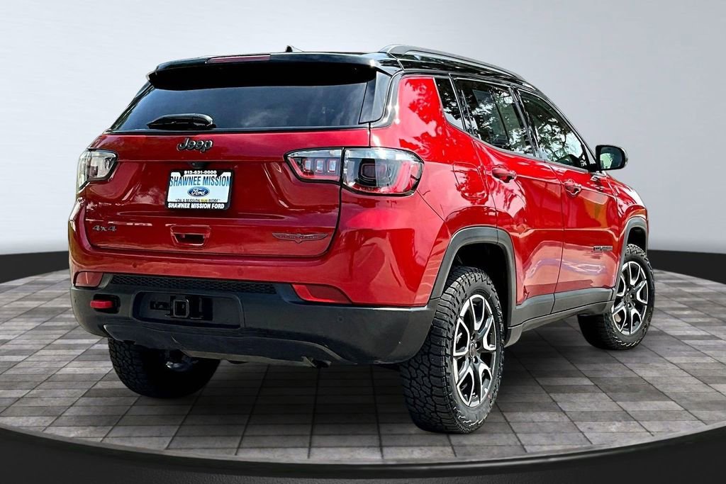 Used 2025 Jeep Compass Trailhawk w/ Trailer Tow Group AWD/4WD image 6