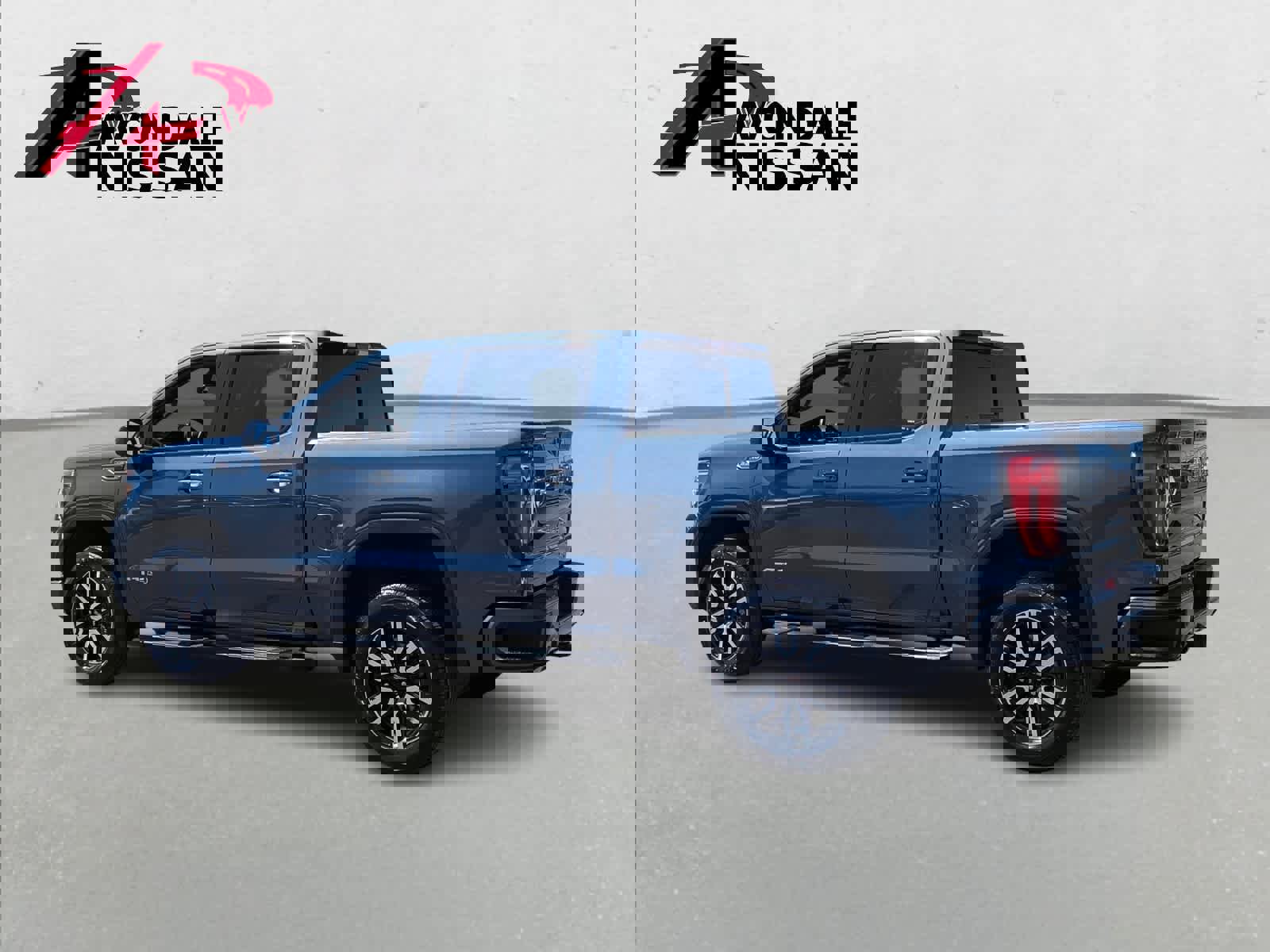 Used 2021 GMC Sierra 1500 AT4 w/ AT4 Premium Package image 3
