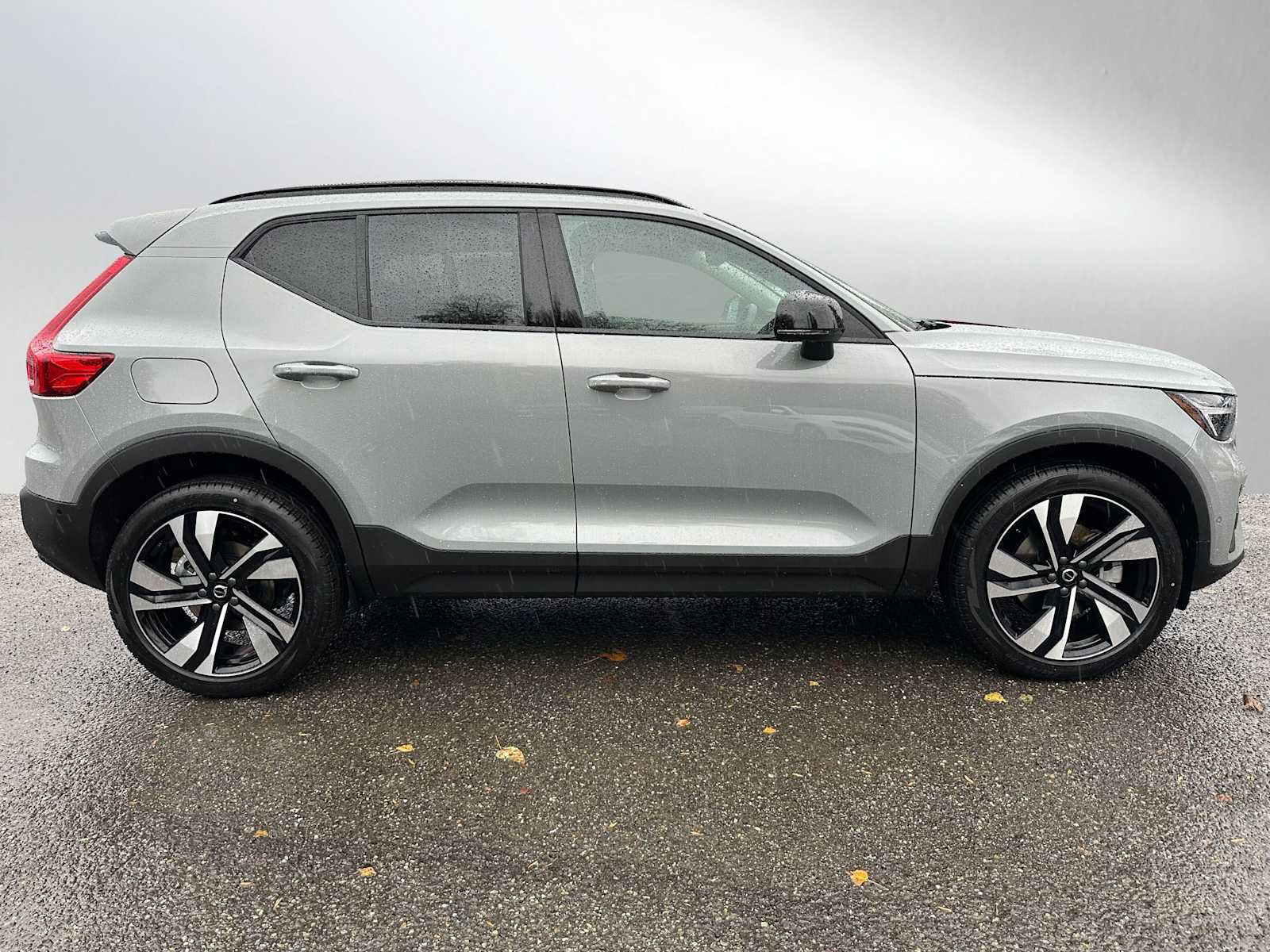 New 2026 Volvo XC40 B5 Ultra w/ Climate Package image 2