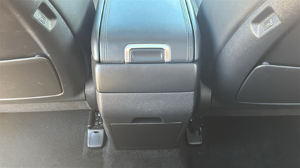 Certified 2025 Hyundai Santa Fe Limited FWD image 31