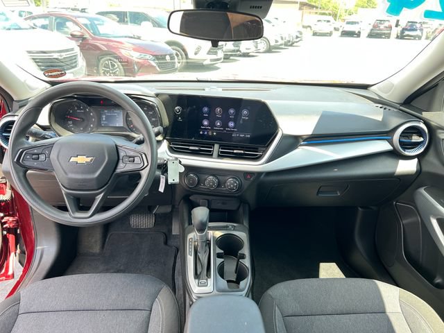Certified 2024 Chevrolet Trax LS w/ LS Convenience Package FWD image 15