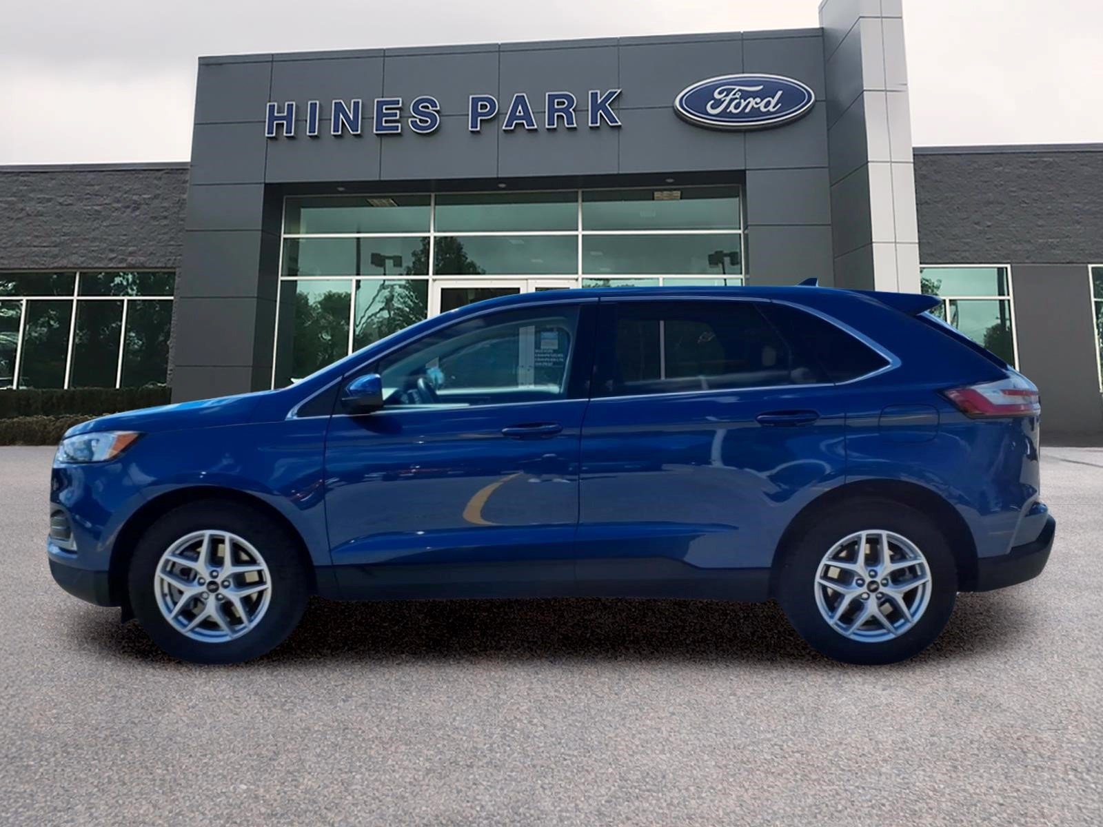 Used 2024 Ford Edge SEL w/ Convenience Package AWD/4WD image 4