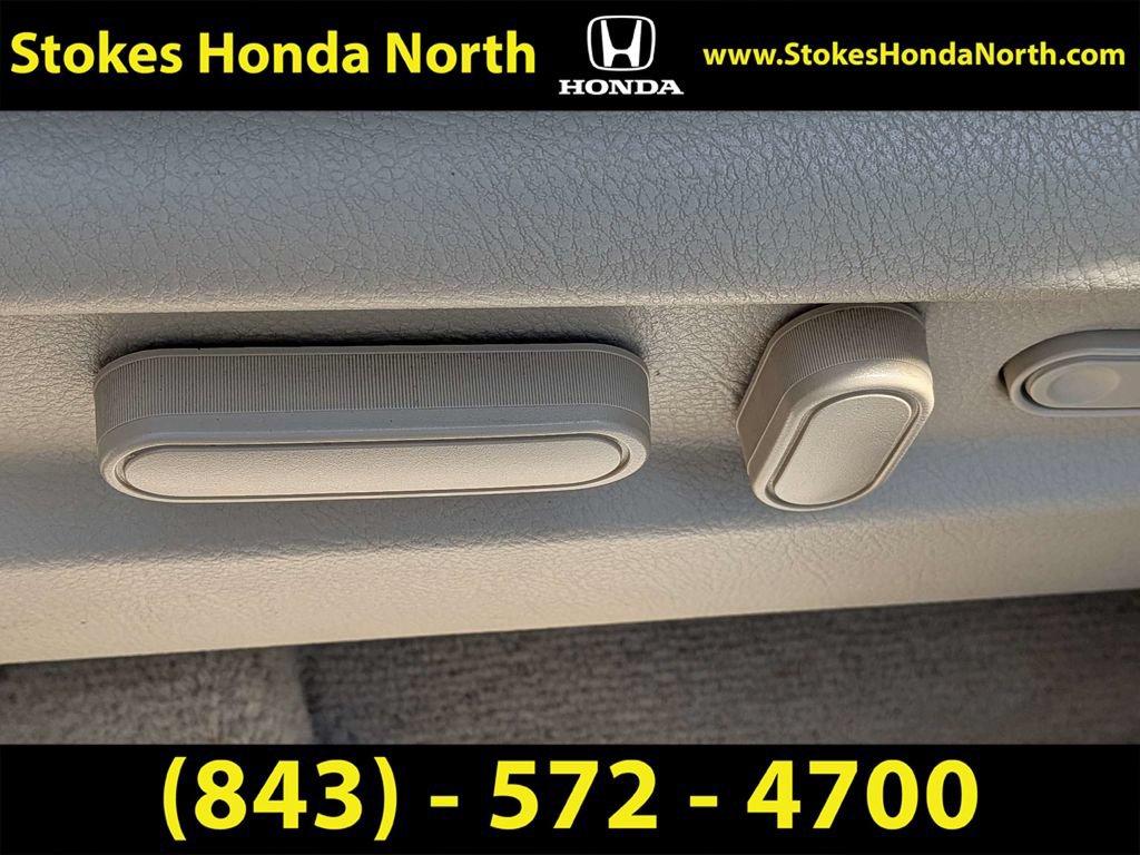 Used 2009 Hyundai Santa Fe Limited FWD image 25