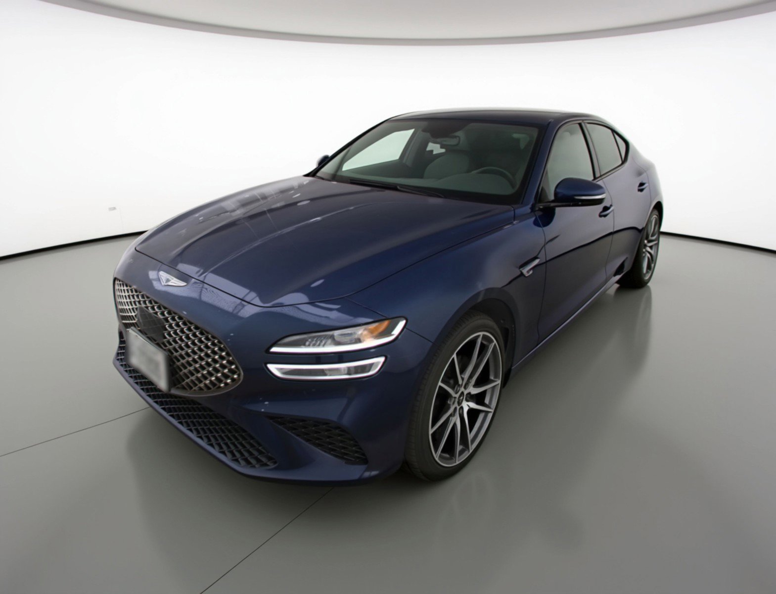Used 2025 Genesis G70 2.5T image 3