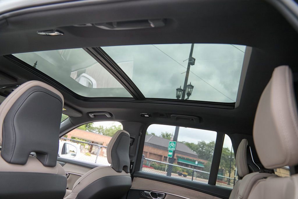 New 2026 Volvo XC90 B6 Plus w/ Protection Package Premier image 24