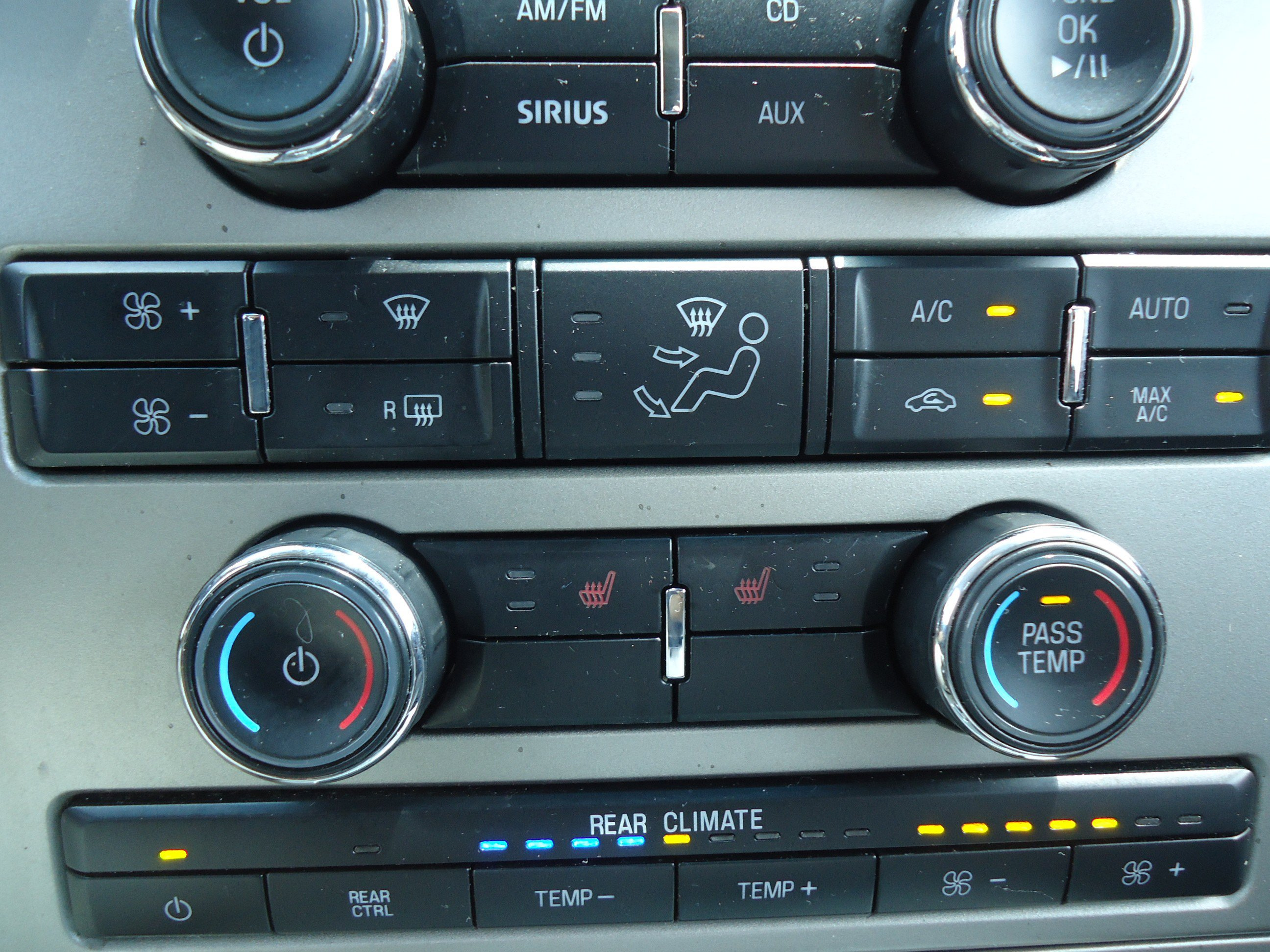 Used 2010 Ford Flex SEL FWD image 16