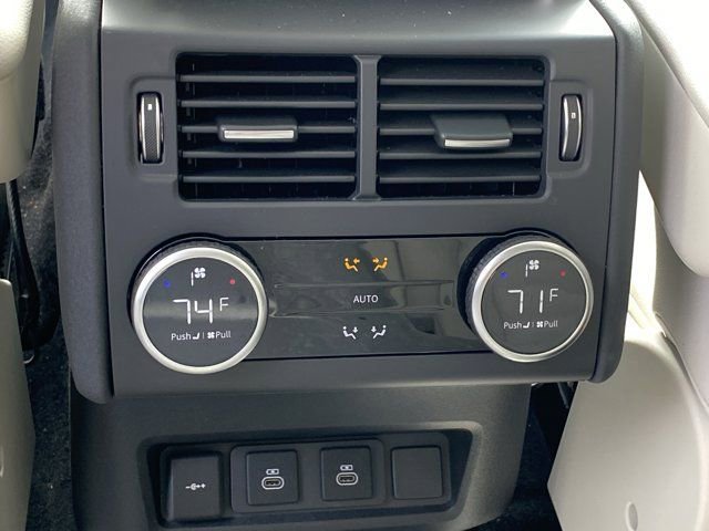 Used 2024 Land Rover Discovery S AWD/4WD image 18