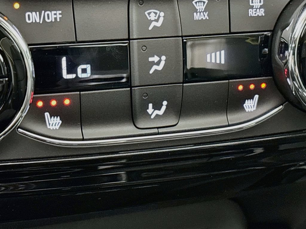 New 2026 Chevrolet Trax ACTIV w/ Sunroof Package FWD image 19