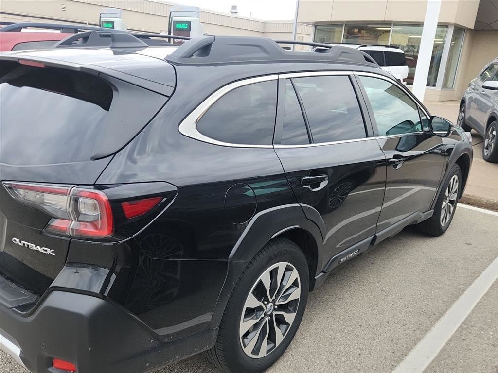 Used 2023 Subaru Outback Limited image 4