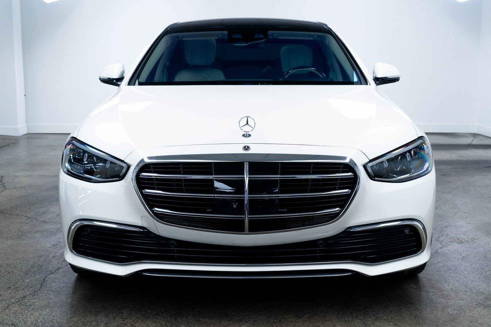Used 2023 Mercedes-Benz S 580 4MATIC Sedan image 2