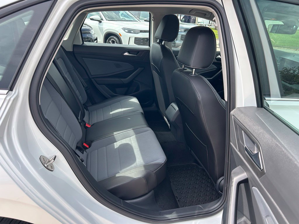 Certified 2026 Volkswagen Jetta SE w/ Black Wheel Package FWD image 43