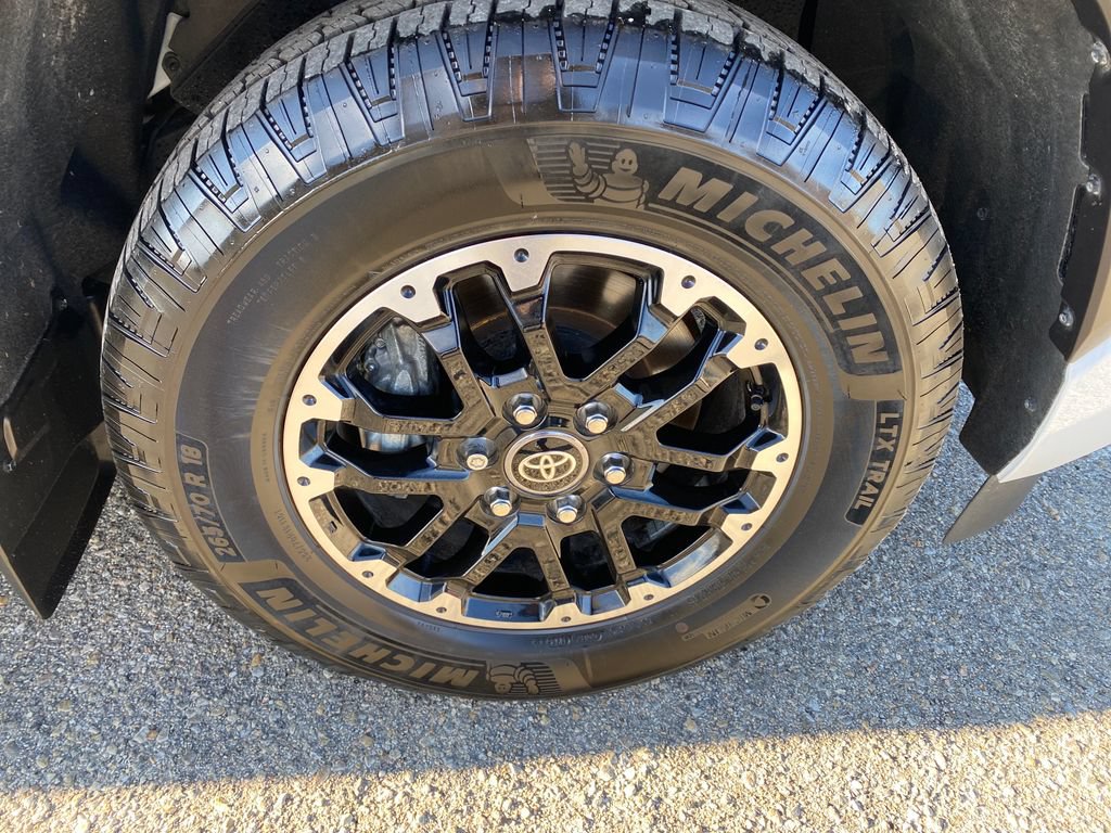 Used 2025 Toyota Sequoia 4WD image 32