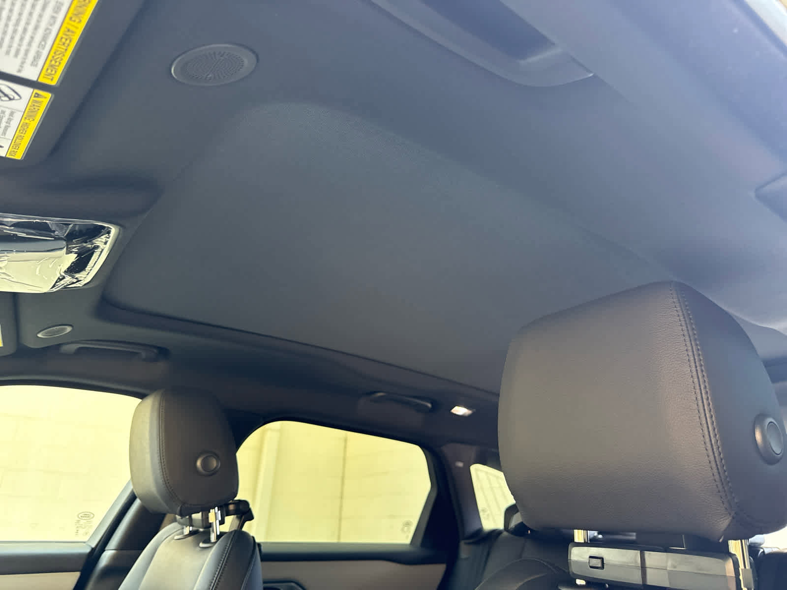 New 2026 Land Rover Range Rover Velar Dynamic SE image 13