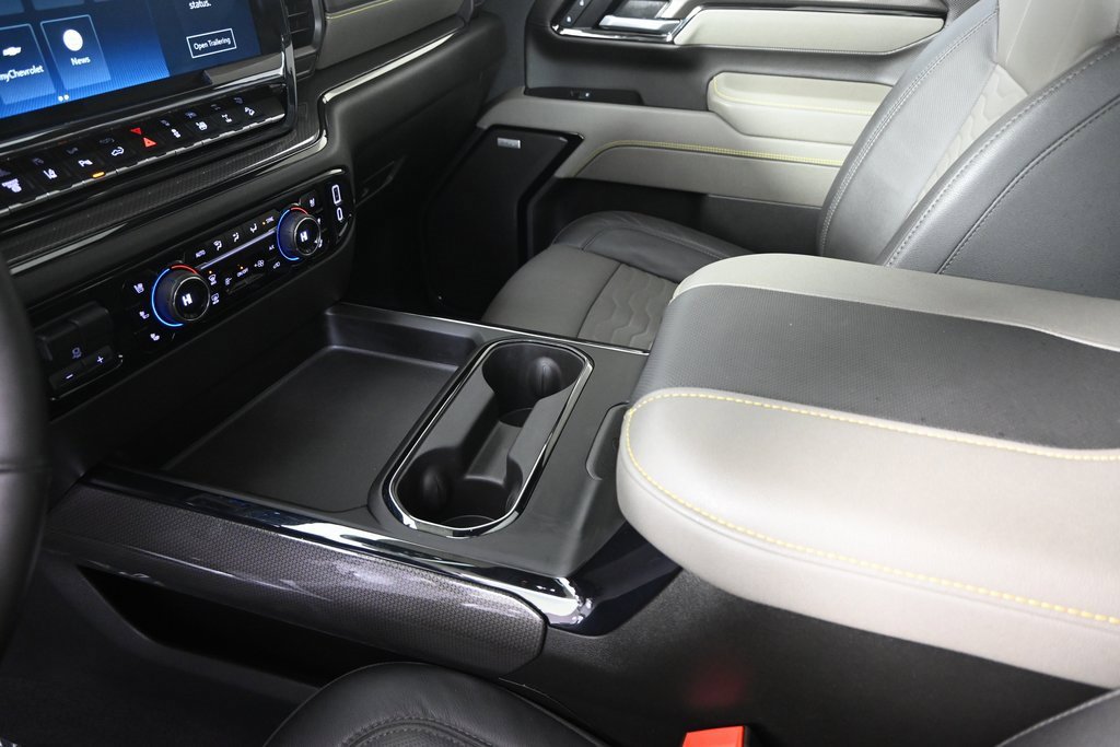 Used 2025 Chevrolet Silverado 2500 ZR2 w/ Technology Package image 33