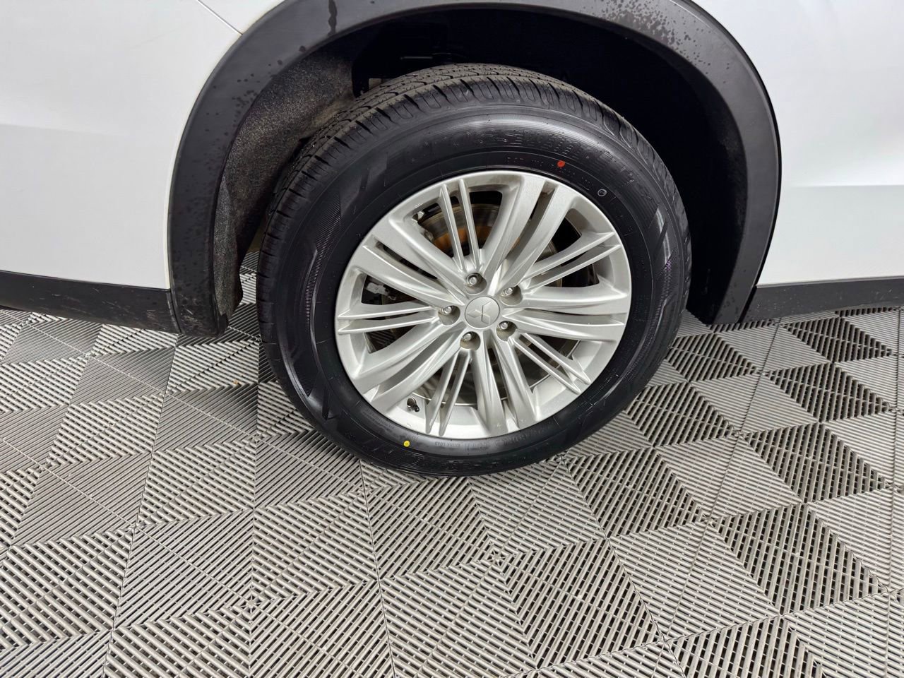 Used 2022 Mitsubishi Outlander ES image 34