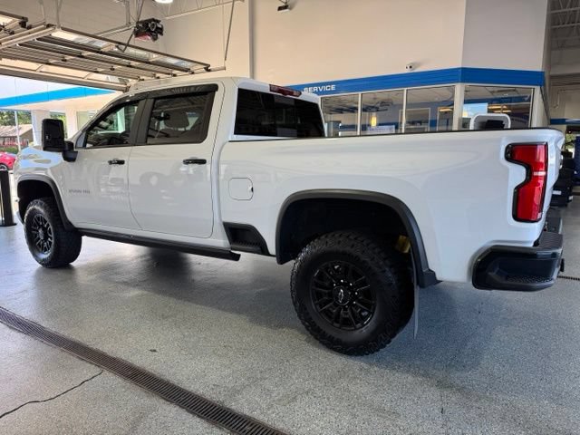 Used 2024 Chevrolet Silverado 2500 ZR2 w/ Technology Package AWD/4WD image 5