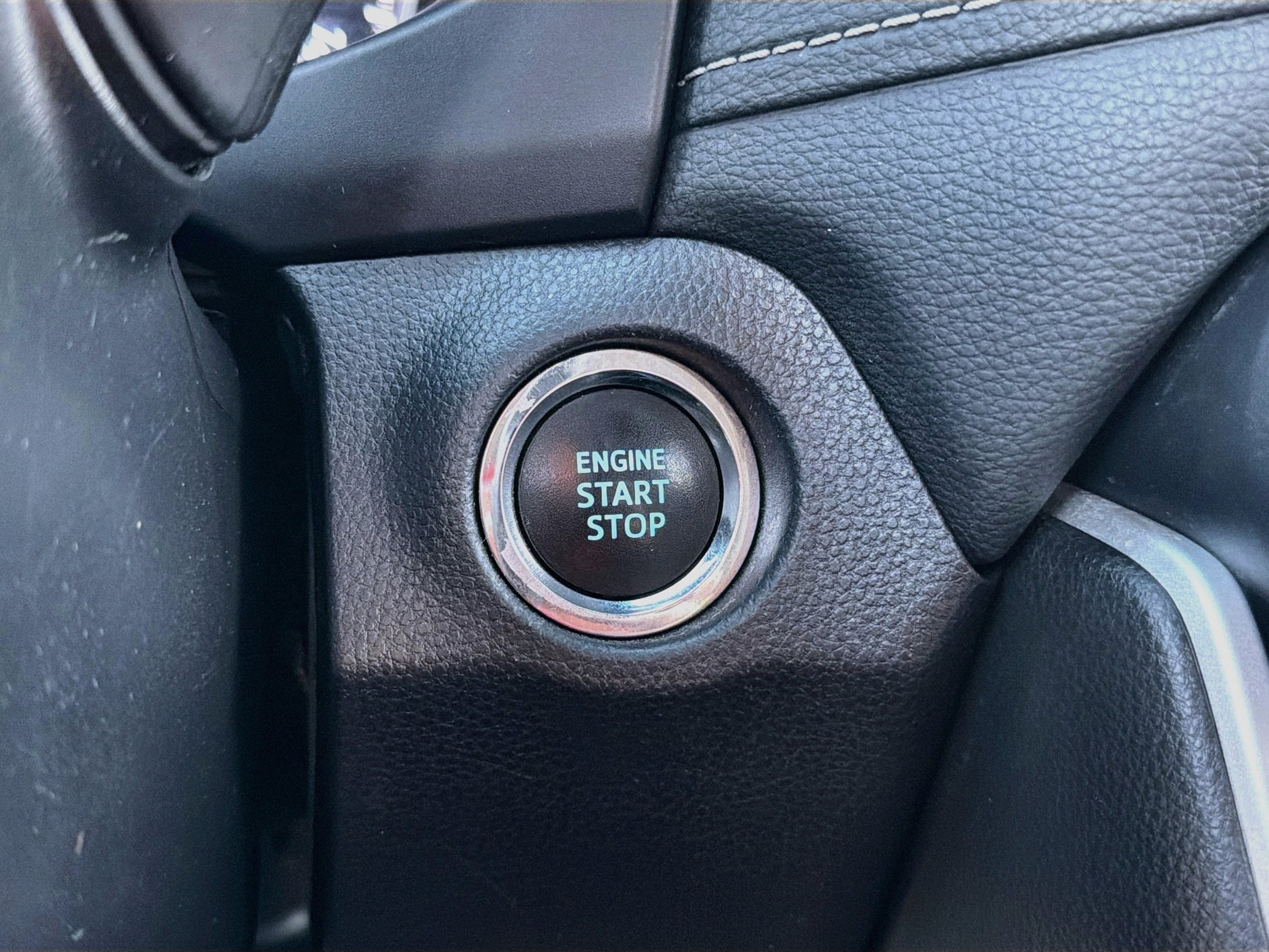 Used 2021 Toyota RAV4 XLE FWD image 15