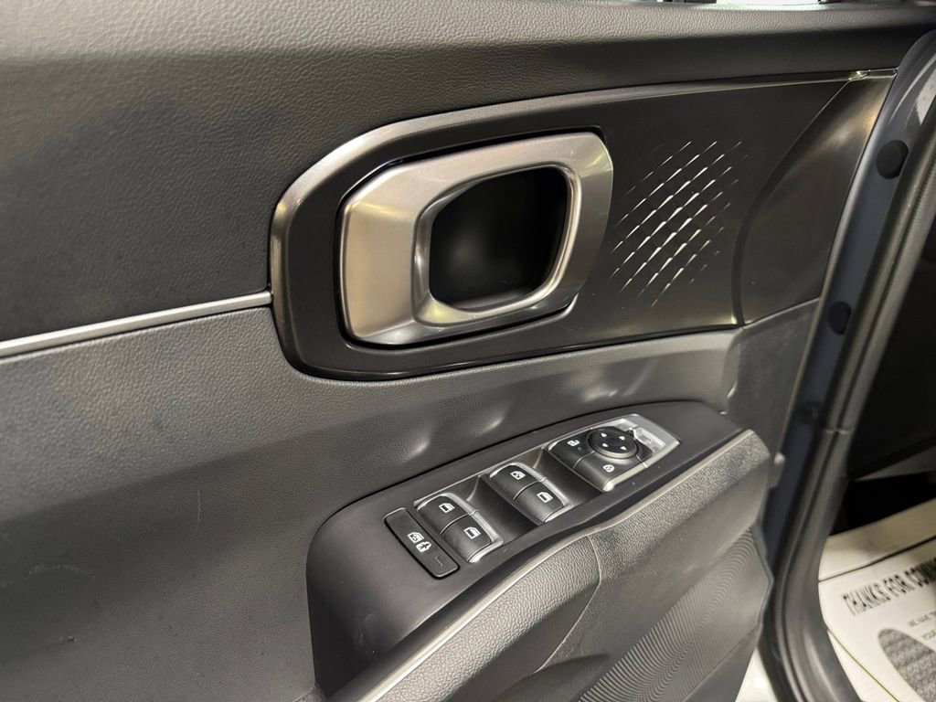 Certified 2025 Kia Sorento S image 14