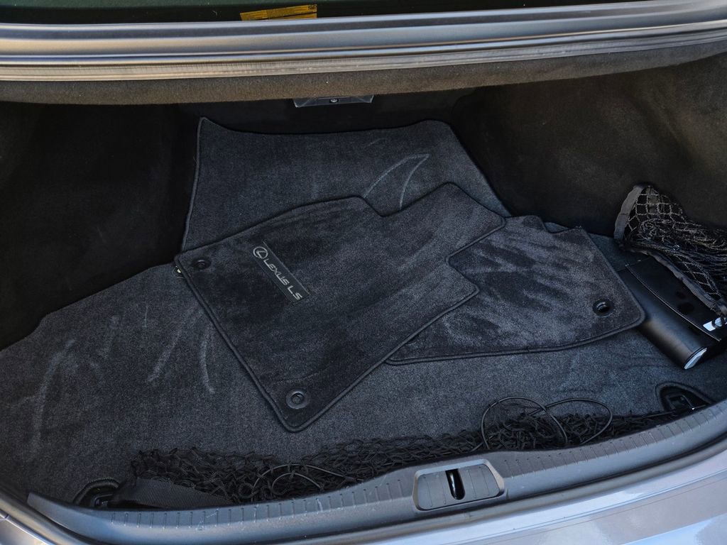 Used 2013 Lexus LS 460 w/ Comfort Pkg image 33