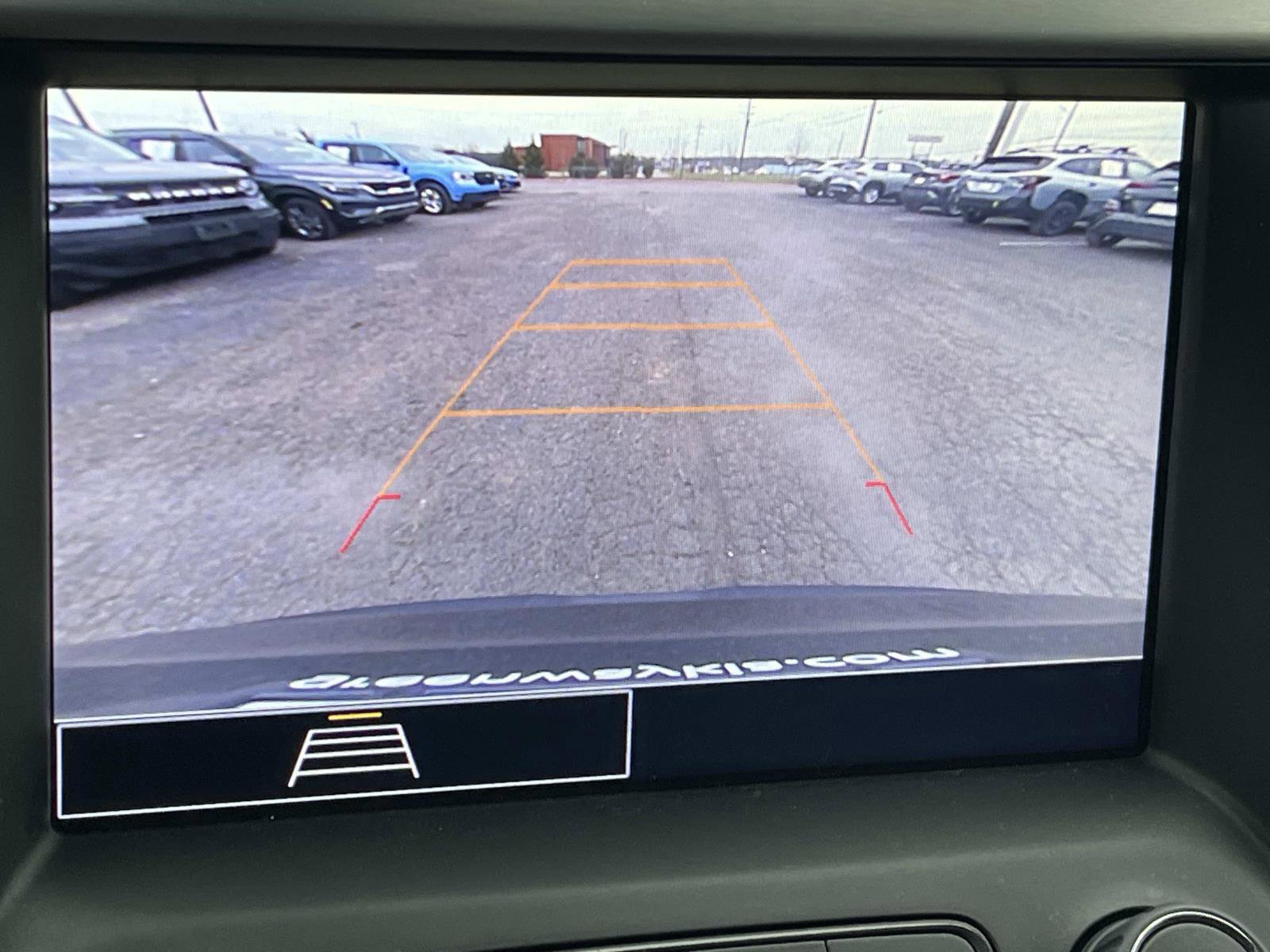 Used 2023 GMC Acadia SLE image 11