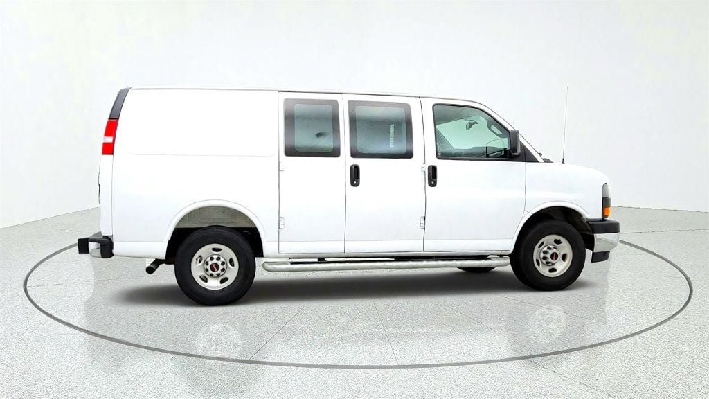 Used 2025 GMC Savana 2500 w/ Driver Convenience Package RWD image 4