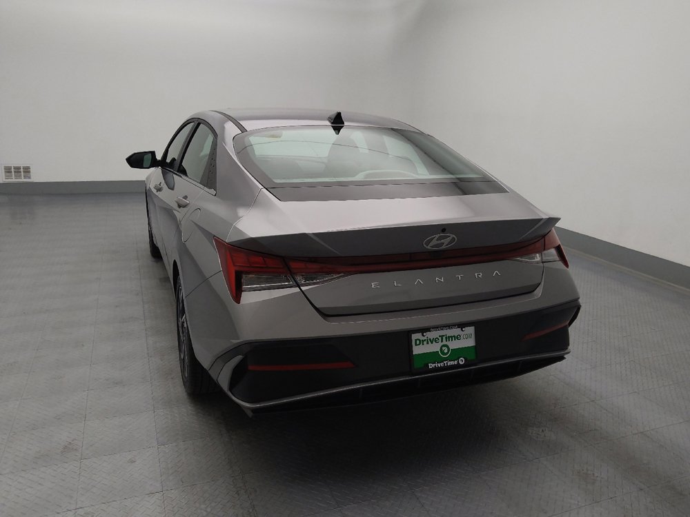 Used 2025 Hyundai Elantra SEL image 6