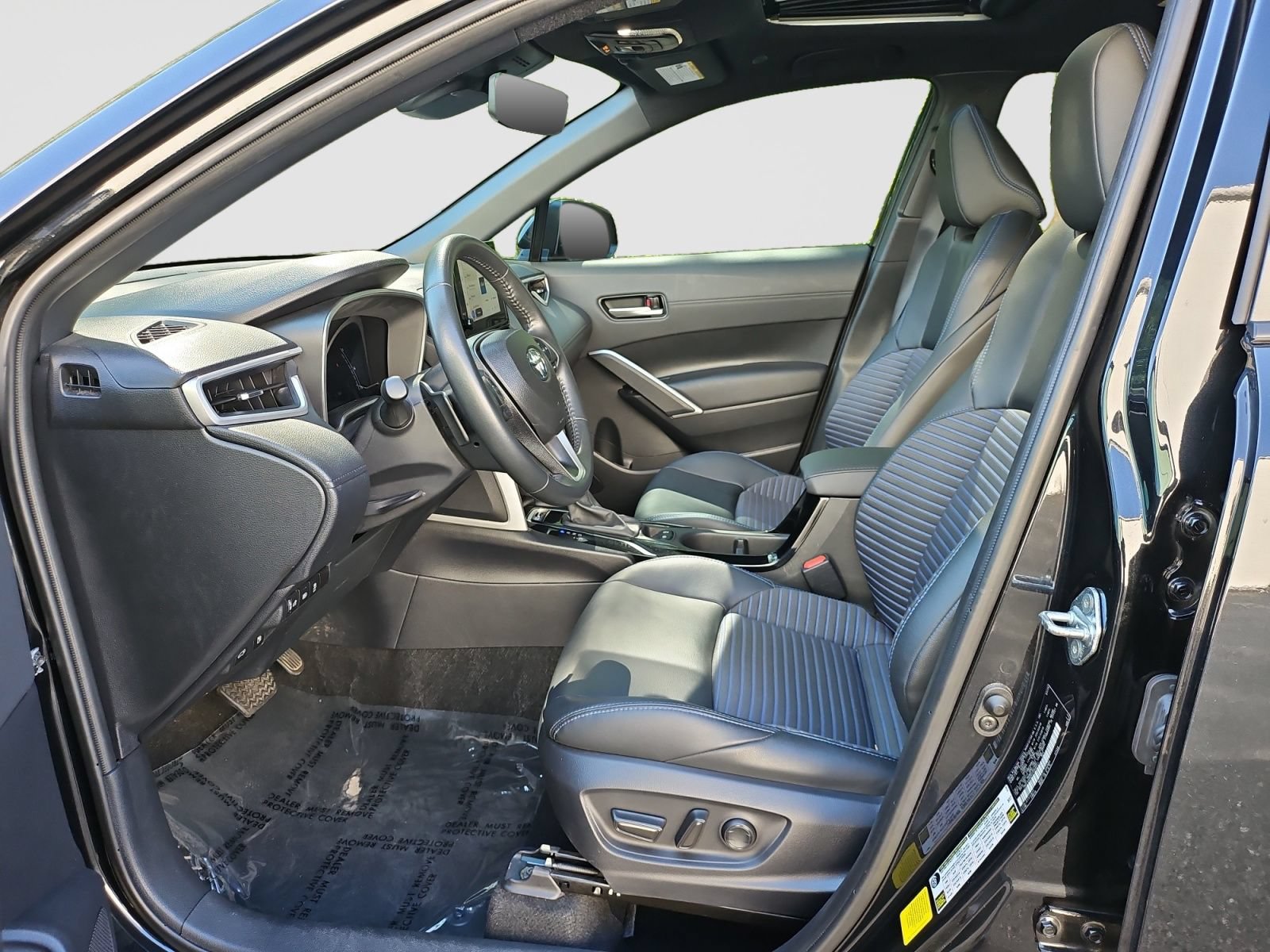 Used 2025 Toyota Corolla Cross AWD Hybrid w/ Convenience Package image 22
