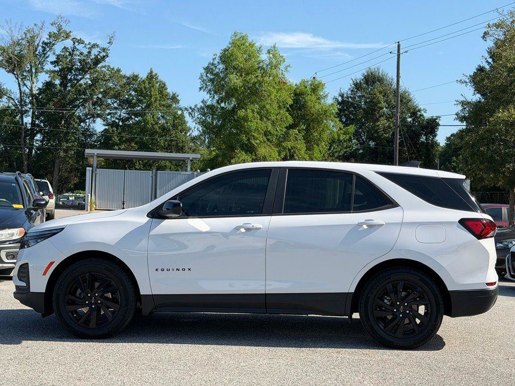 Used 2023 Chevrolet Equinox LS w/ Midnight Edition FWD image 6