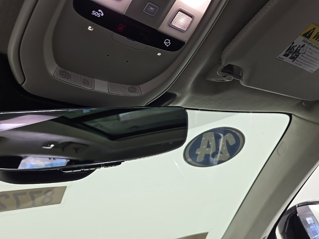 Certified 2024 Volvo XC90 T8 Ultimate w/ Lounge Package image 29