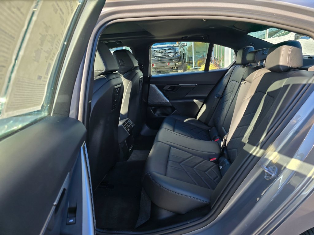Used 2024 BMW 530i w/ M Sport Package RWD image 16