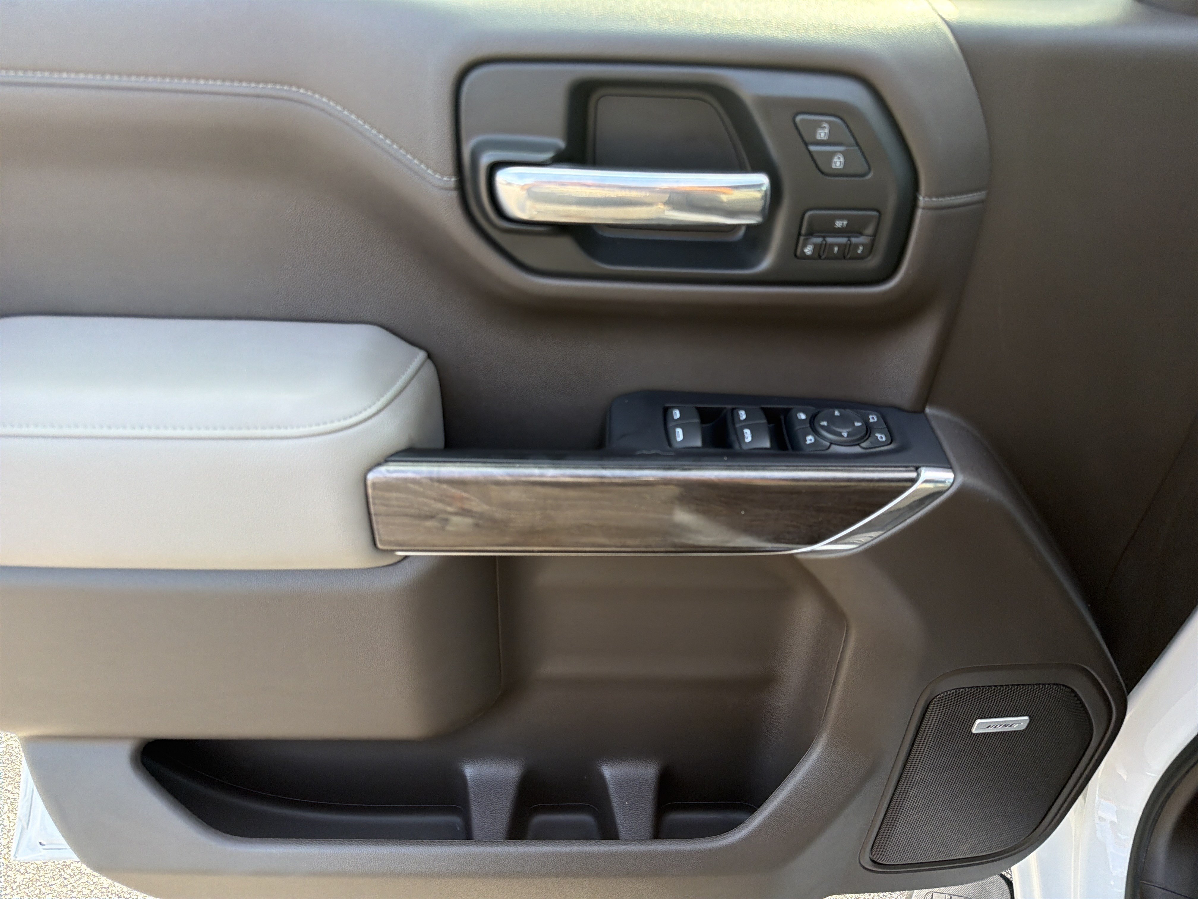 Certified 2020 Chevrolet Silverado 1500 LTZ AWD/4WD image 11