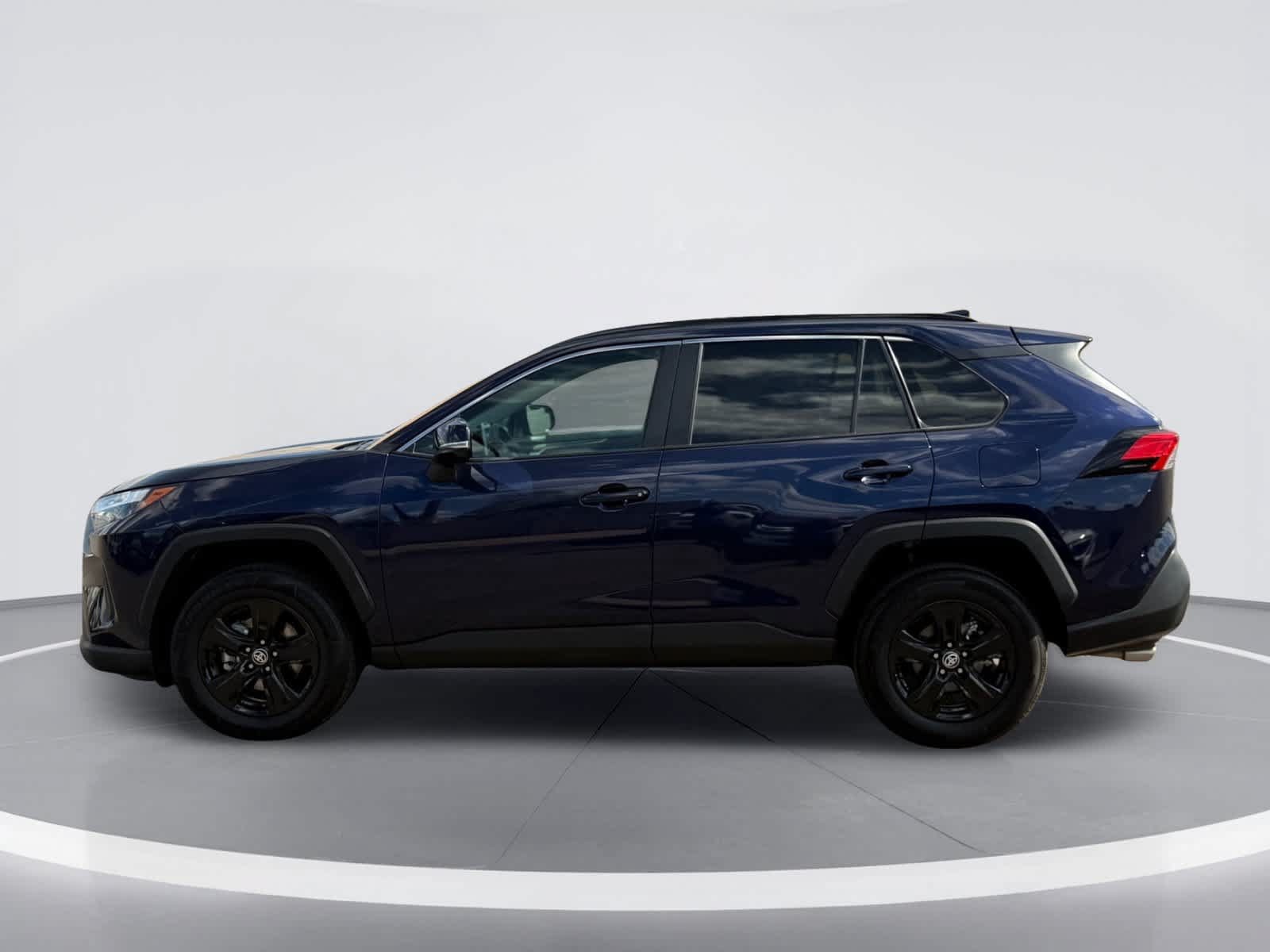 Used 2025 Toyota RAV4 XLE FWD image 4