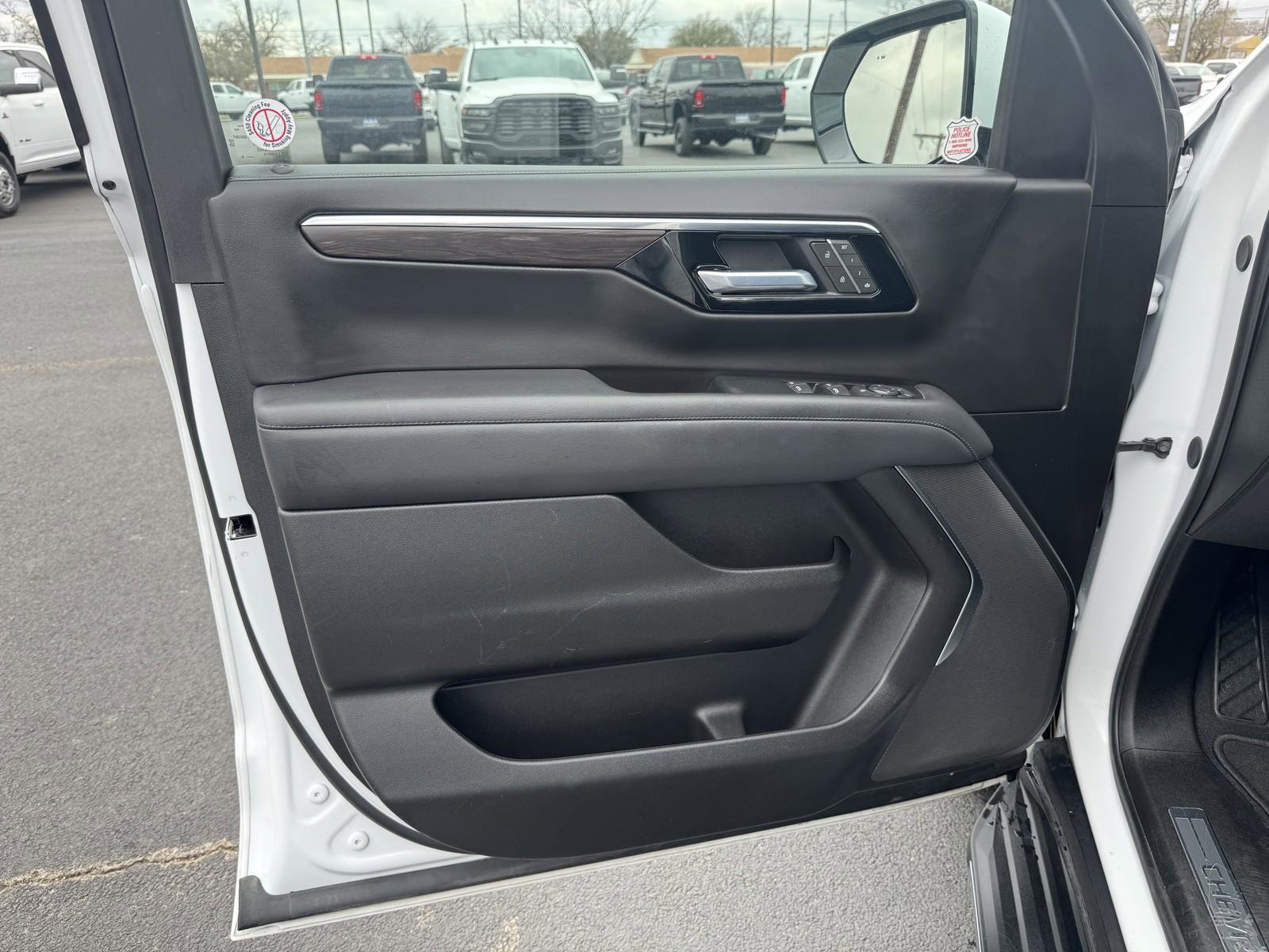 Used 2025 Chevrolet Tahoe LT image 22