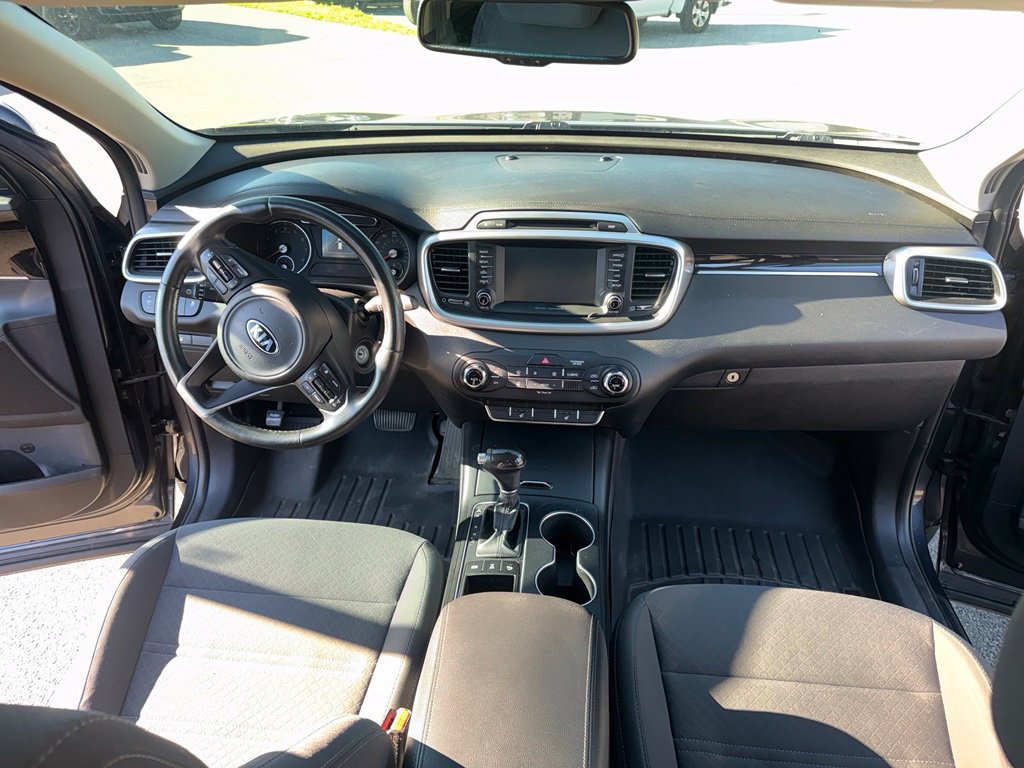 Used 2017 Kia Sorento AWD w/ LX Convenience Package image 22