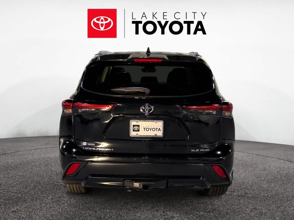 New 2026 Toyota Highlander XLE image 4