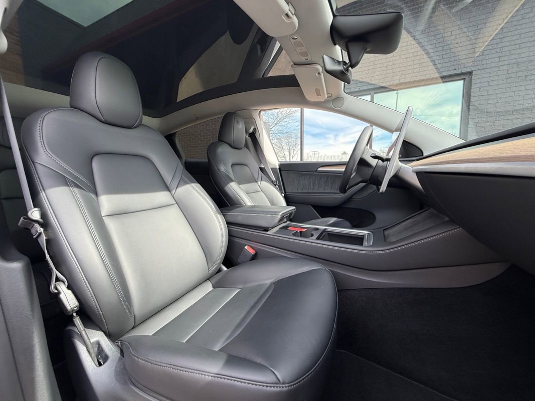 Used 2024 Tesla Model Y Long Range image 18