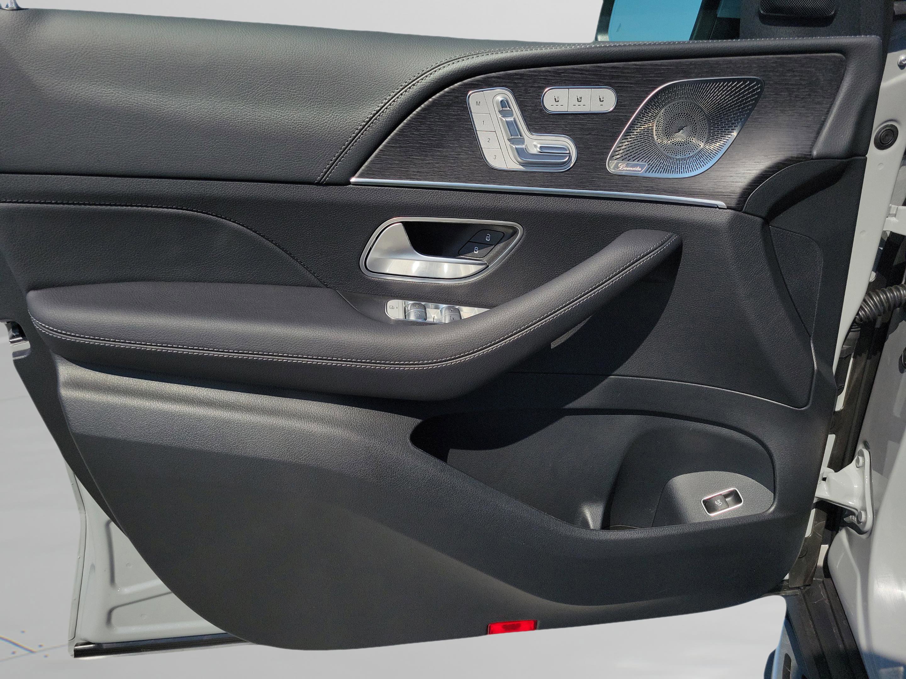 New 2026 Mercedes-Benz GLS 580 4MATIC image 15