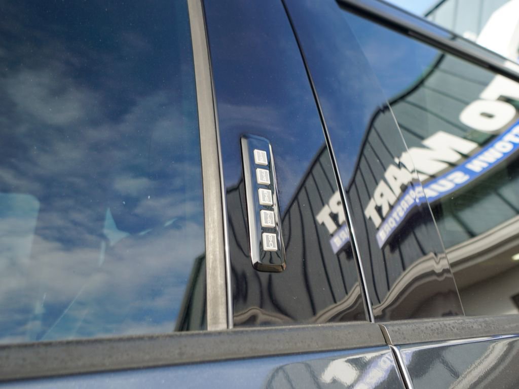 Used 2018 Ford F250 Lariat w/ Chrome Package image 10