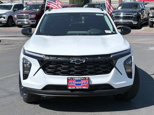 New 2026 Chevrolet Trax LT w/ Driver Confidence Package FWD image 2