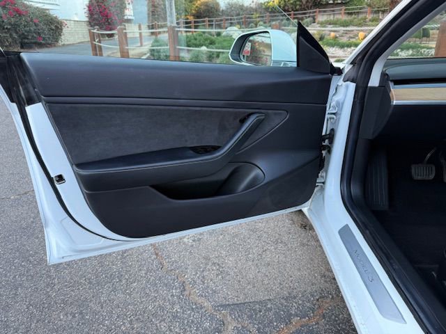 Used 2018 Tesla Model 3 Long Range image 28