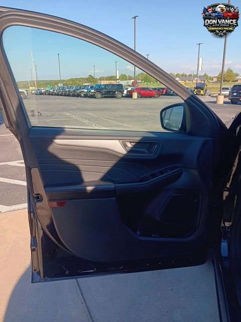 Used 2023 Ford Escape Active w/ Tech Pack #1 AWD/4WD image 10