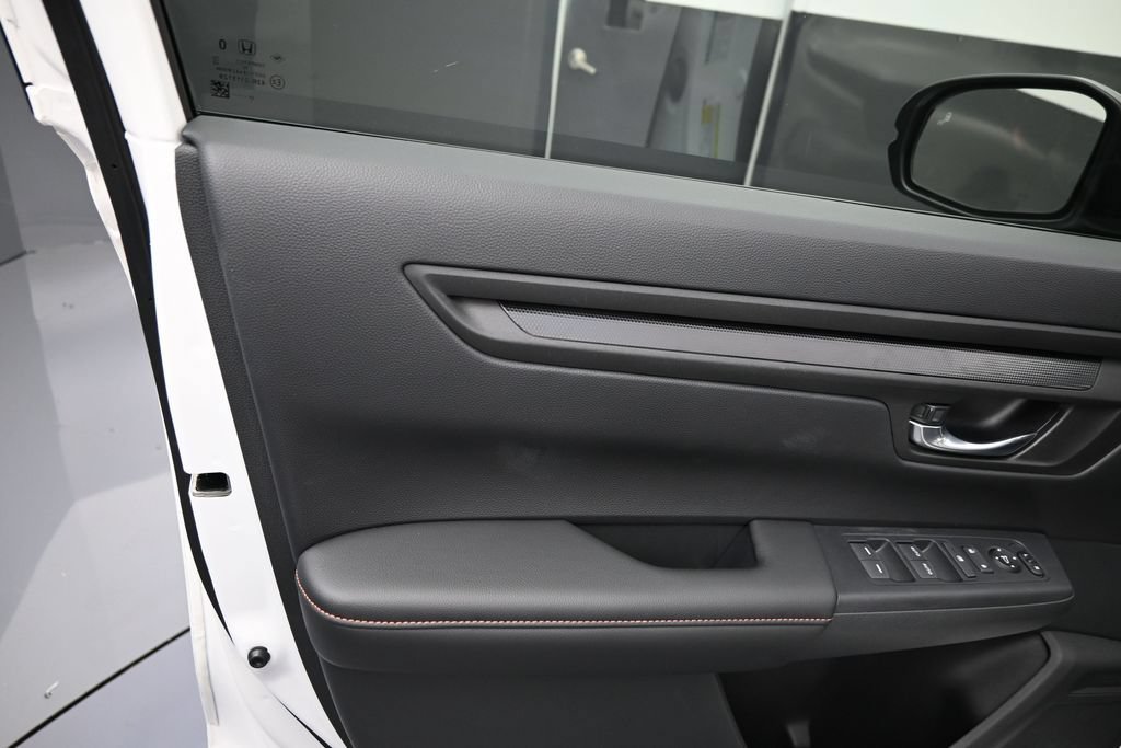 Used 2026 Honda CR-V Sport image 13