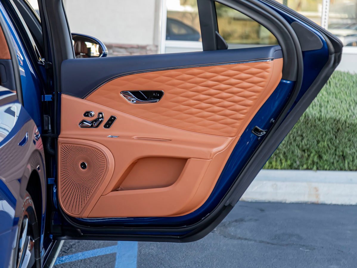 Certified 2023 Bentley Flying Spur V8 image 28