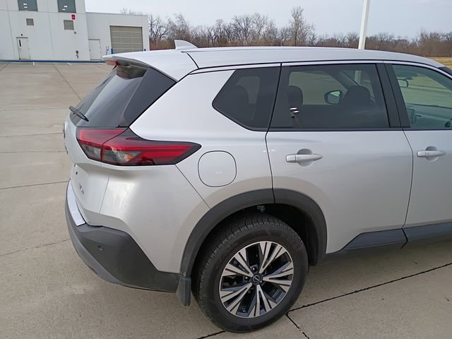 Used 2023 Nissan Rogue SV image 9